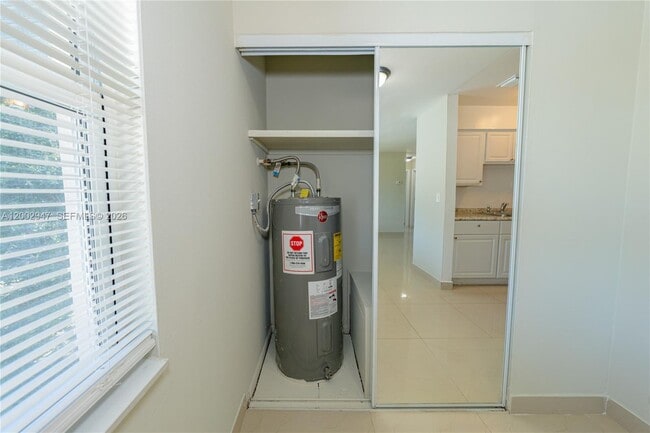 Building Photo - 939 Magnolia Dr