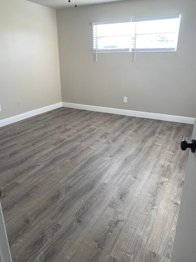 Building Photo - 1425 Croftwood Dr