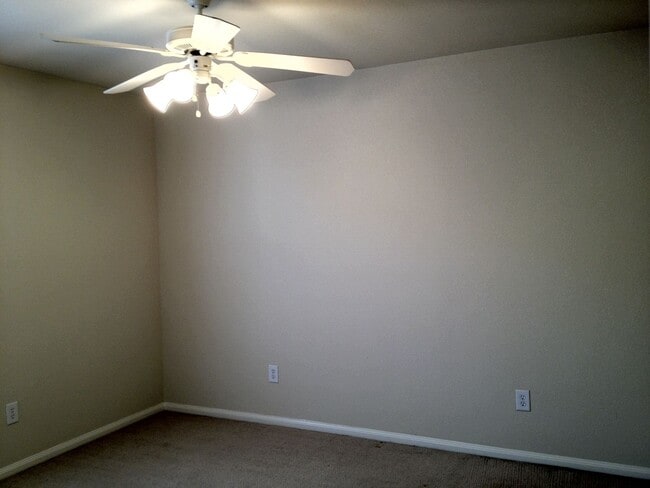 Building Photo - 301a