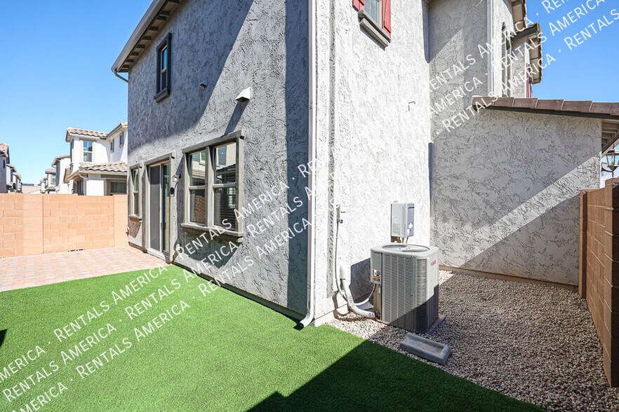 Building Photo - 25196 N 142nd Dr