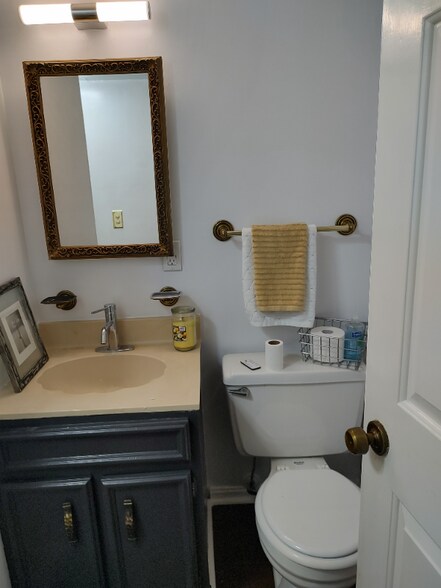 Building Photo - 5204 Roman Dr