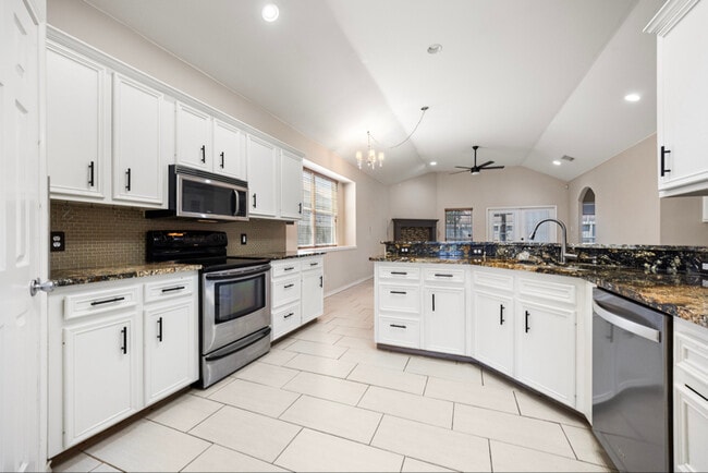 Building Photo - 2529 Windrose Dr