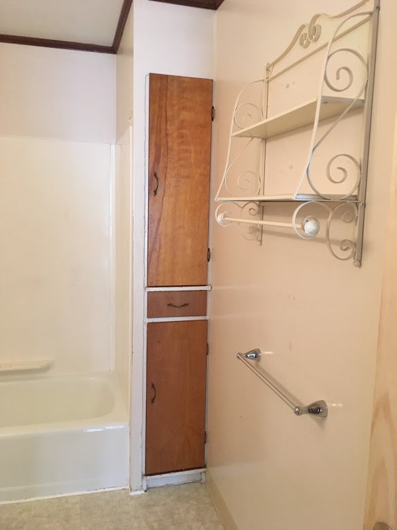 View of bathroom. - 16 Obrien Ave