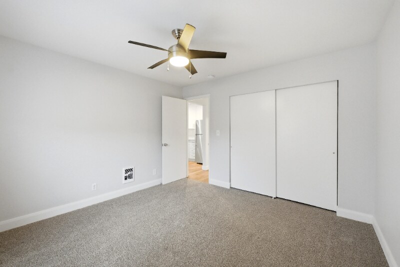 Building Photo - 172 W Clinton Ave