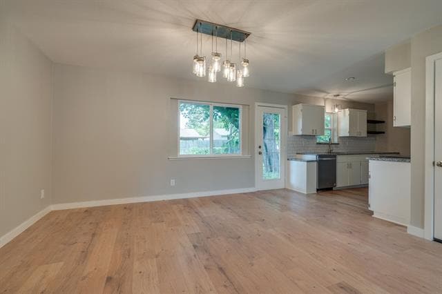 Building Photo - 930 Briarwood Dr