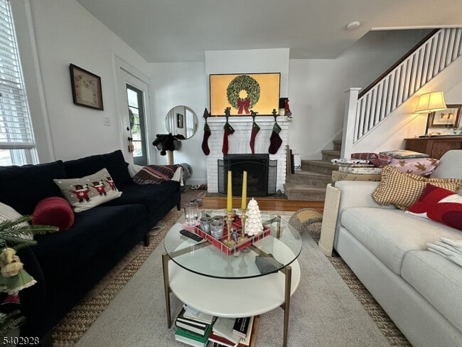 Building Photo - 28 Fuller Ave