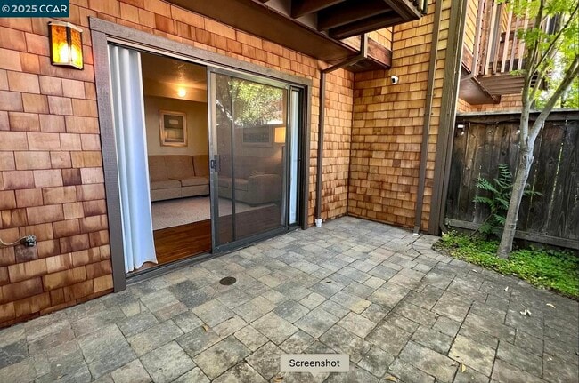 Building Photo - 5 Songbird Ct
