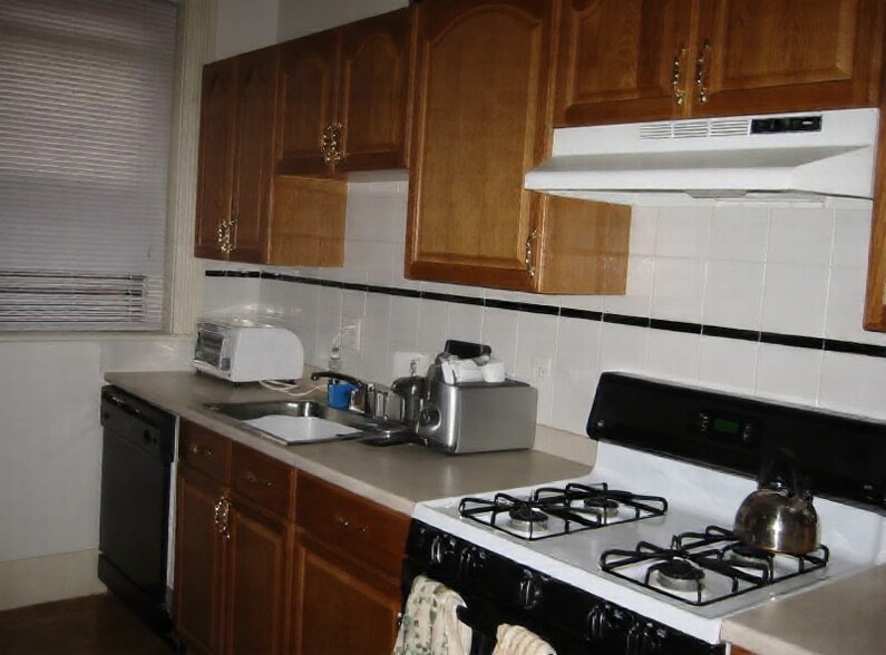 Building Photo - 1412 Commonwealth Ave