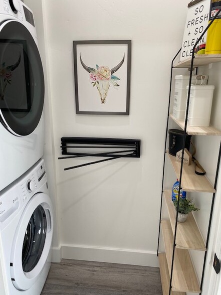 Dedicated laundry room - 306 Maplewood Ct