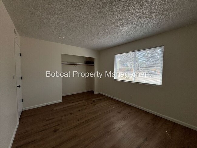 Building Photo - 1501 N Edmonds Dr