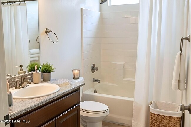 Building Photo - 3133 N Yavapai Rd E