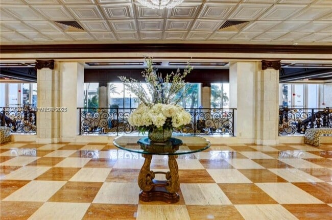 Building Photo - 2030 S Ocean Dr