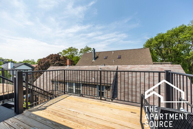 Building Photo - 2412 W Belden Ave
