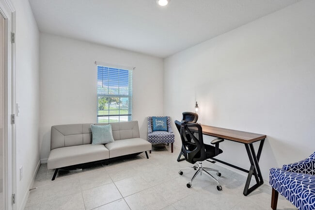 Building Photo - 1744 SE North Blackwell Dr