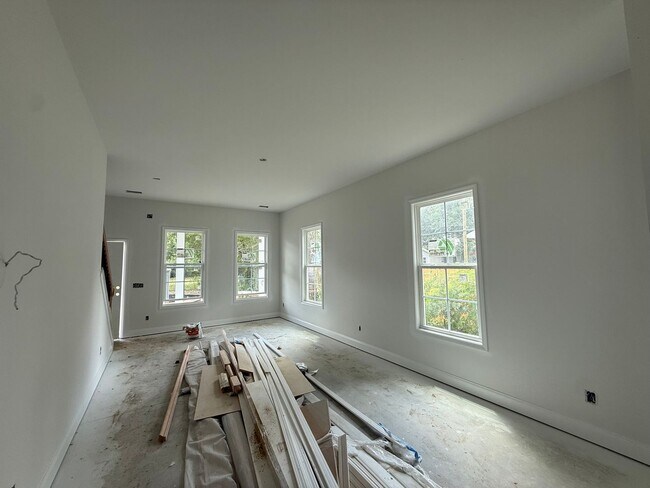 Building Photo - New Construction Near Downtown Charleston!