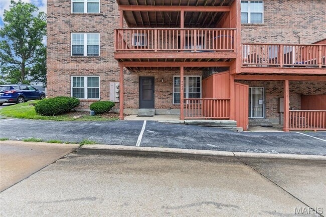 Building Photo - 2434 Fowler Ave