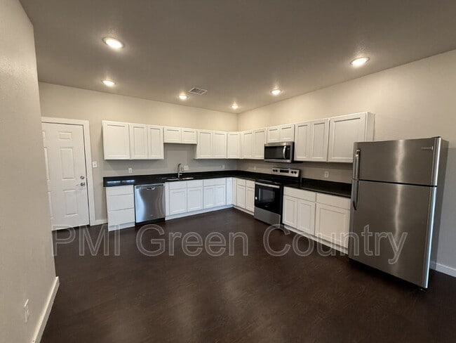 Building Photo - 13513 S Mingo Rd