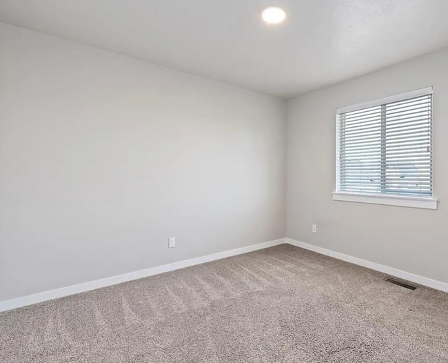 Building Photo - This home has it all!
