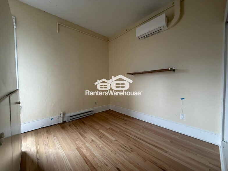 Building Photo - 1215 25th St