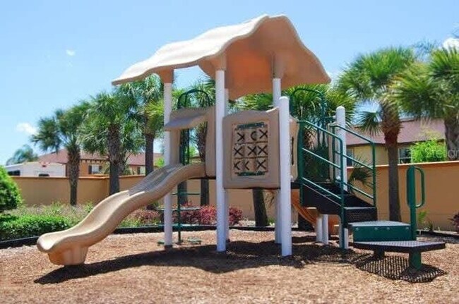 Building Photo - 557 Miramar Ave