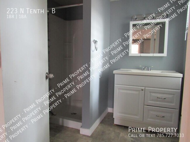 Building Photo - 223 N Tenth-B
