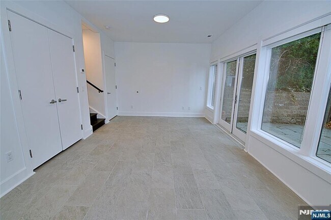 Building Photo - 11 Vela Way