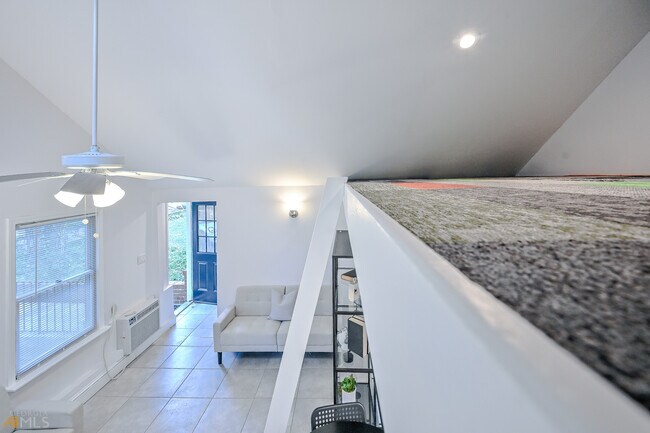 Building Photo - 1146 Oakdale Rd NE