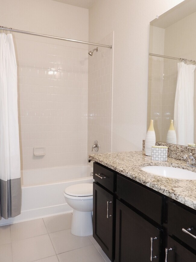 Building Photo - Central Park Town Home for Rent!