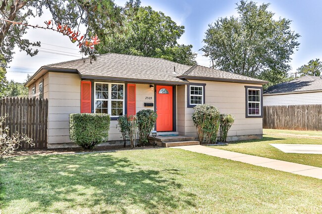 Building Photo - Pre-Leasing for Fall With Lawn and Alarm Service! - Charming 2 Bedroom 1 Bath!