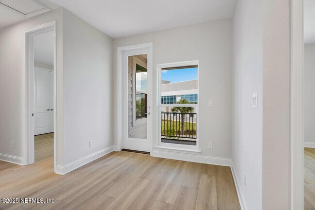 Building Photo - 72 Sewall Ln