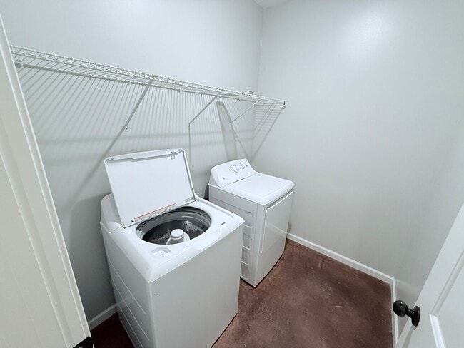 Building Photo - 104 Private Rd 4017