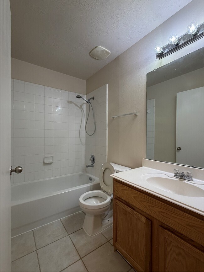 Building Photo - 4734 Lonestone Cir