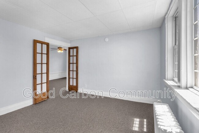 Building Photo - 8 E Depew Ave
