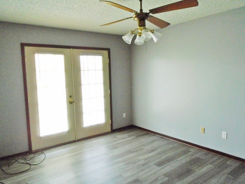 Building Photo - 200 Lodge Dr