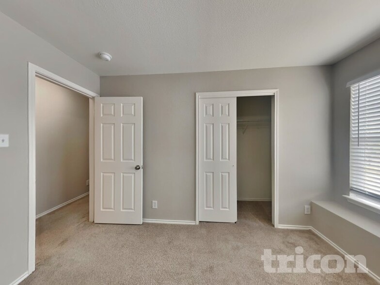 Building Photo - 7606 Bismarck Lake