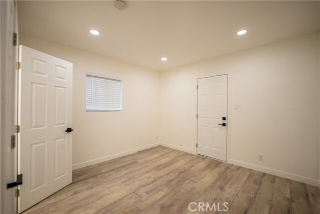 Building Photo - 319 Roads End St