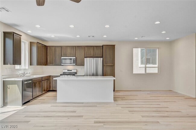 Building Photo - 8929 Pebble Sand St