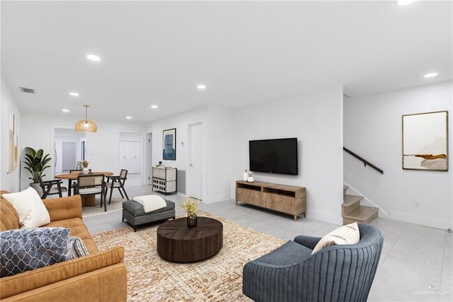 Building Photo - 21 S 5th St