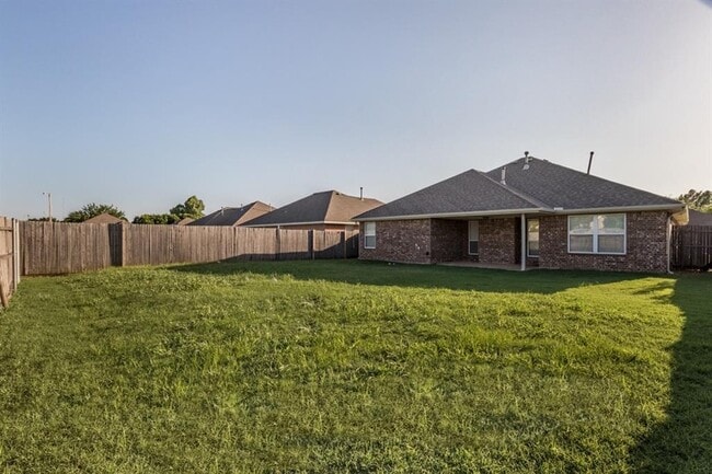 Building Photo - 1028 Mollie Rausch Ln