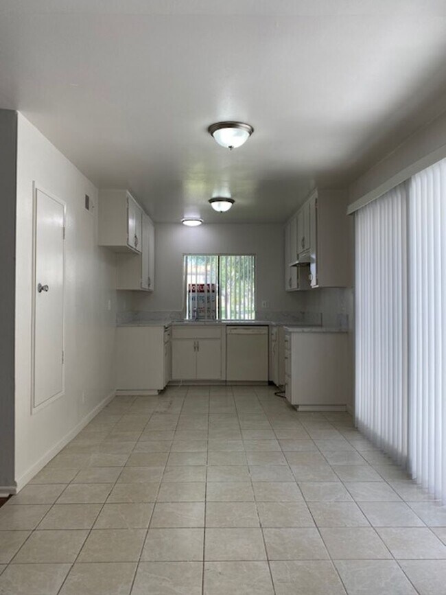 Building Photo - OPEN HOUSE, Friday, October 18, 2024 at 4p...
