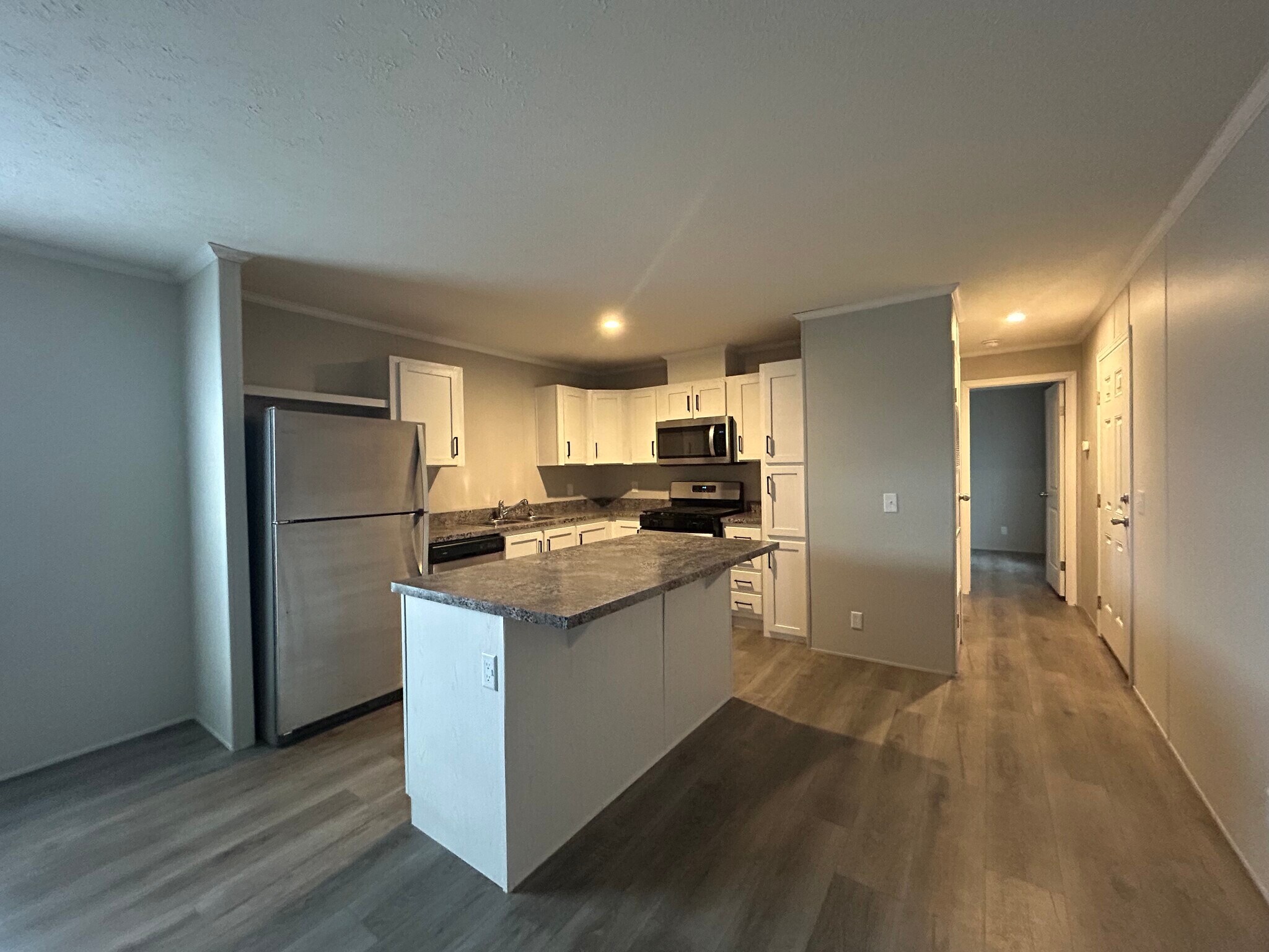 Building Photo - 11424 Oakgrove Dr