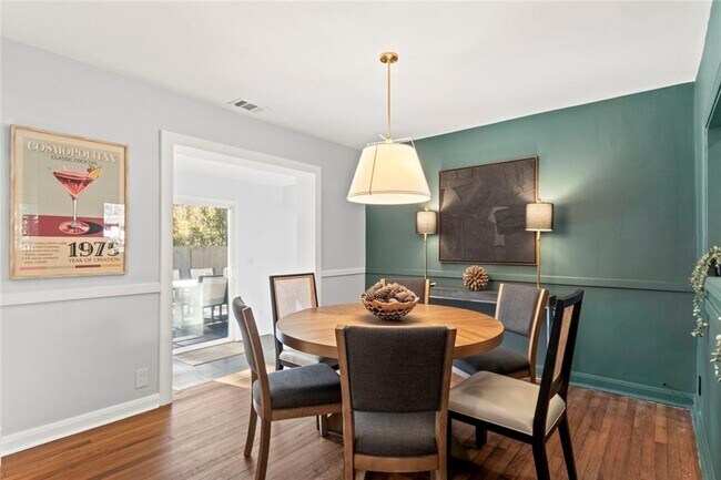 Building Photo - 1333 Victor Rd NE