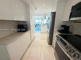 Building Photo - 3111 N Ocean Dr