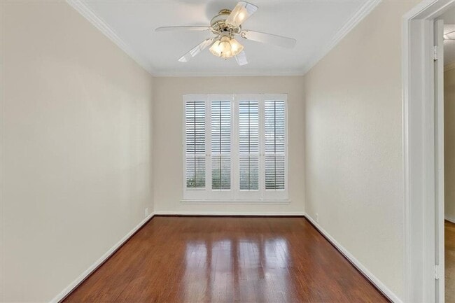 Building Photo - 145 Lake Shore Dr