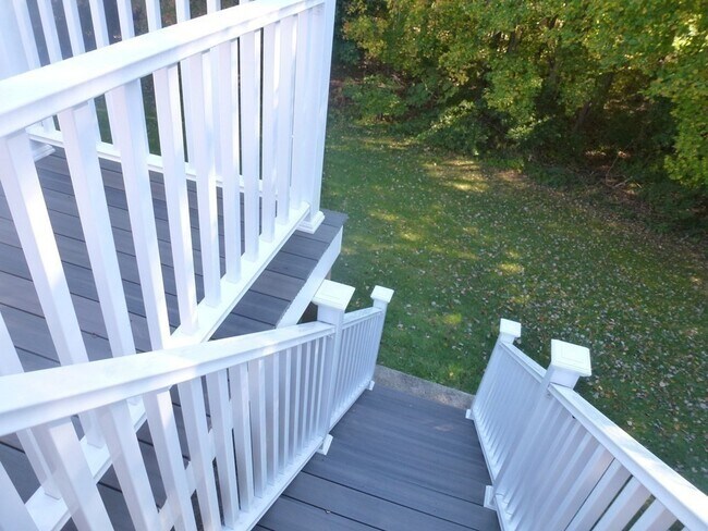 Building Photo - 4 Cicero Dr