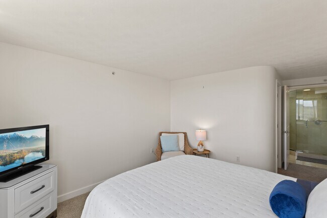 Building Photo - 343 Hobron Ln