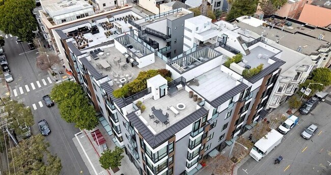 Building Photo - 580 Hayes St