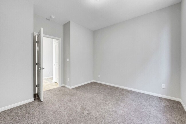 Building Photo - Gated community Located within the Valley Vista Master Plan. 4 Bed 3 Bath features and Open and i...