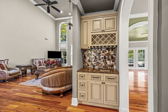 Building Photo - "Luxurious 4-Bed Oasis with Granite Countertops & Cozy Fireplace in Charlotte - 3914 Sq Ft of Ele...