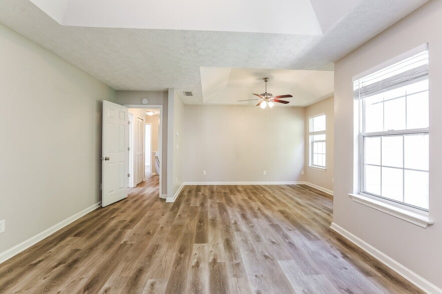 Building Photo - 7144 Springchase Way